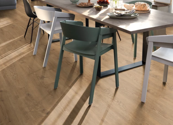 Egger  Natural Waltham Oak  Large 8/32 4V  EL2935  594730