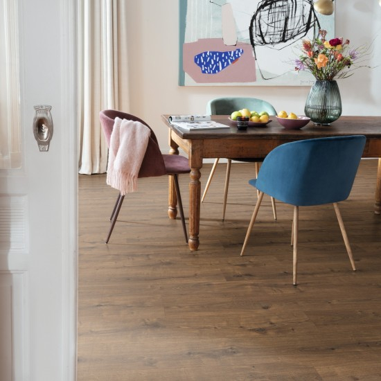 Egger Dark Dunnington Oak Laminált padló Classic 8/32 4V AQ EL2103  593337